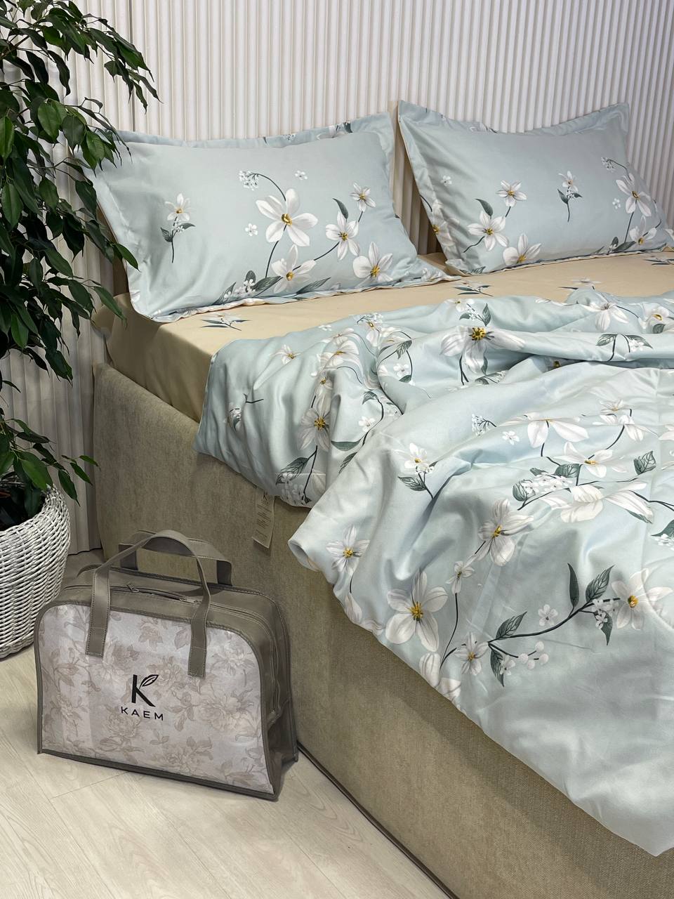 Комплект постельного белья с готовым одеялом «Люси 120»