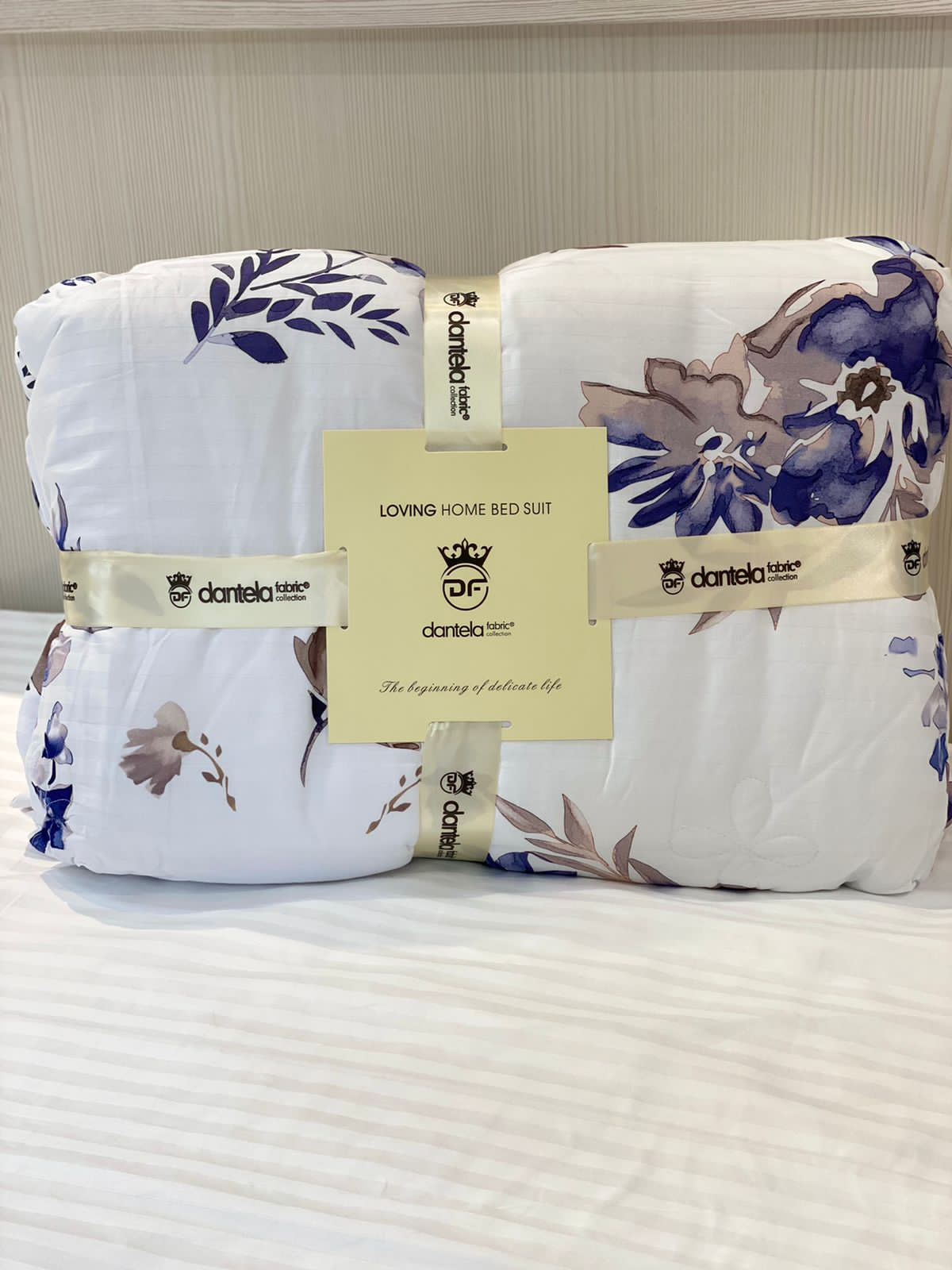 Комплект постельного белья с одеялом страйп сатин «DANTELA» 